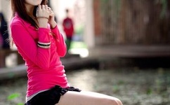 两条腿中间的扇贝长什么样